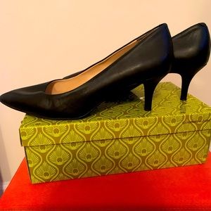 Ladies pumps, 2 inch heel, gently used, black